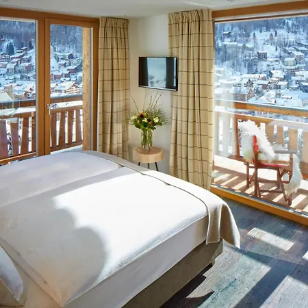 Contact Us At What App - 0041-798-079-427 To Book!! - With Fascinating Views Over Apartment *